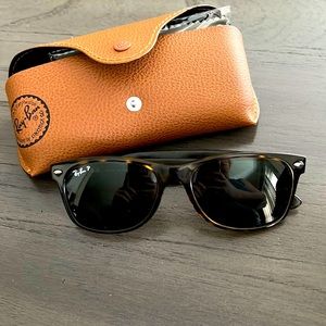 Ray-Ban New Wayfarer in Tortoise!
